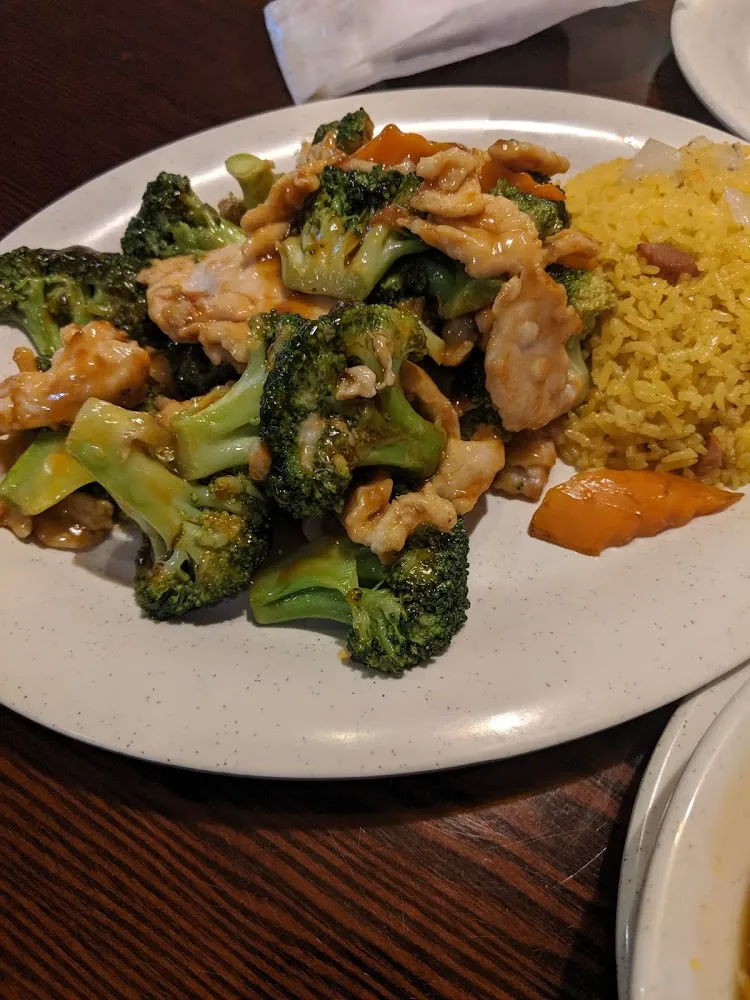 Shrimp Chicken & Beef w Broccoli